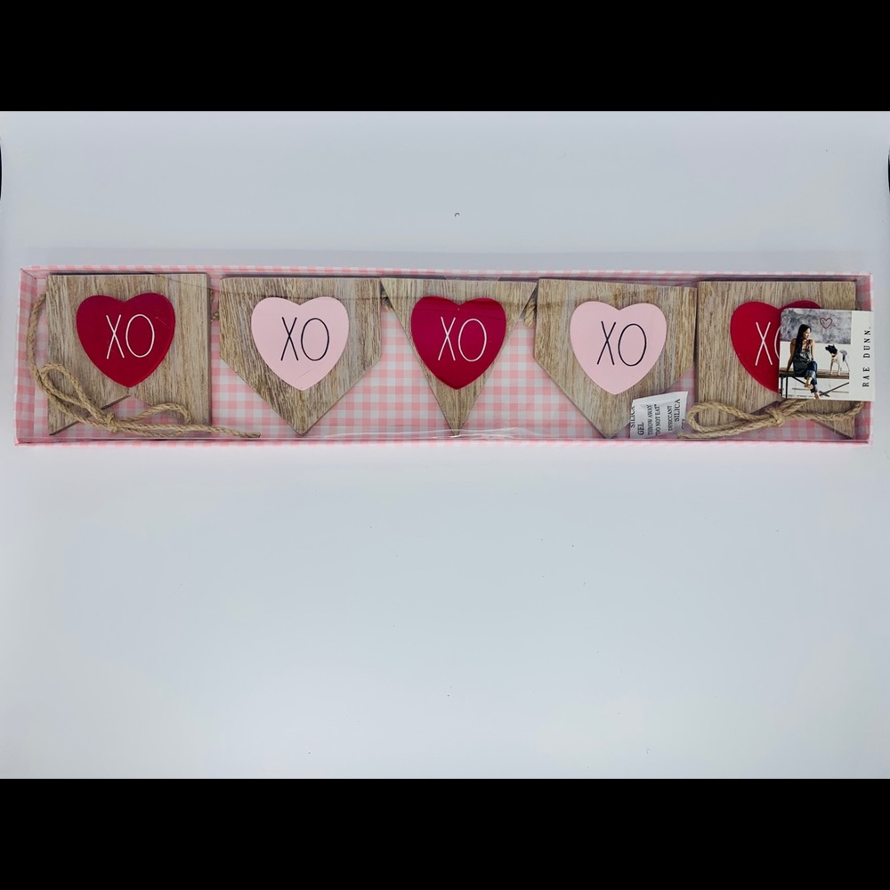 Rae Dunn Valentine’s Day Garland